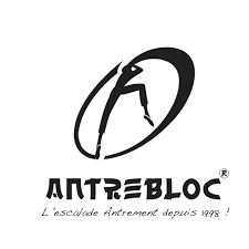 Antrebloc, première salle d'escalade de bloc à Paris