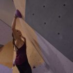 Camille Lhomme en compétition d'escalade